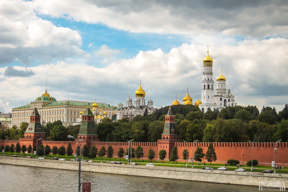 Моск кремля. Московский Кремль. Кремль весь. Облик Московского Кремля. Кремль с боку.