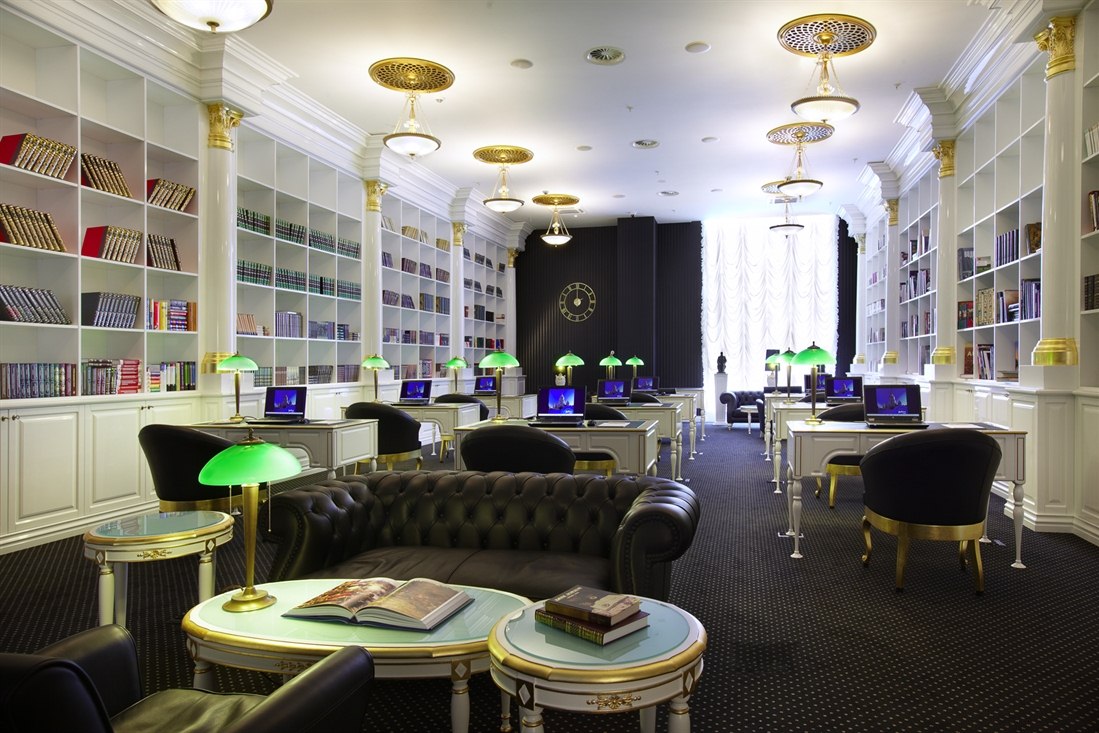 کتابخانه هتل رادیسون رویال شهر مسکو