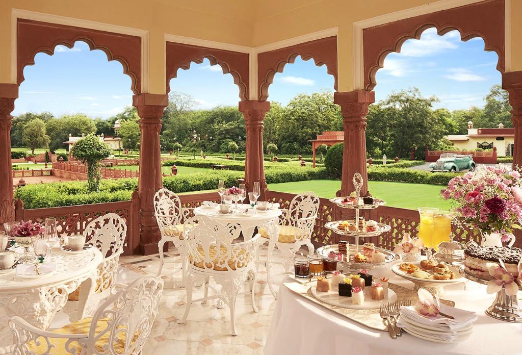 JAL MAHAL PALACE HOTEL IN JAIPUR