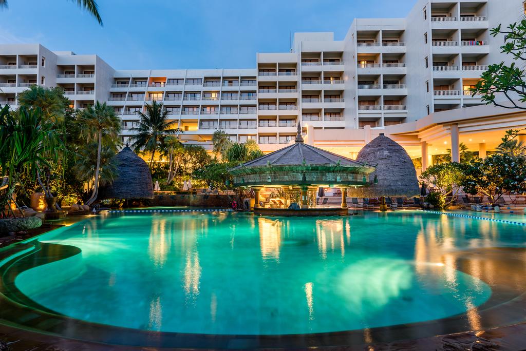 Photo of هتل مووِنپیک ریزورت پوکت ۵ ستاره ساحلی ساحل کارُن