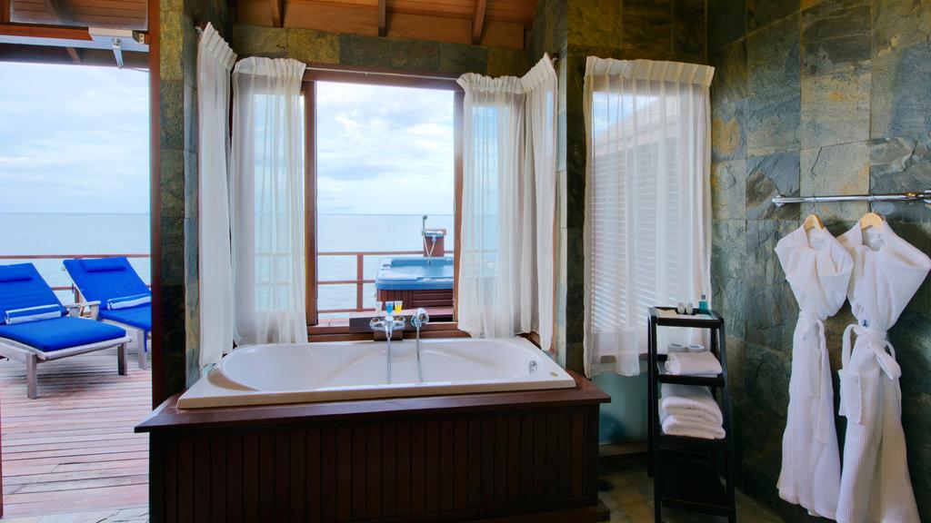 نمای داخلی هتل اولهوولی مالدیو۱۲