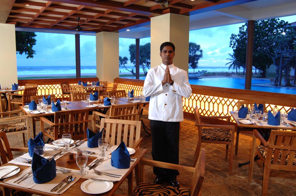 نمای رستوران هتل هریتانس آهونگالا