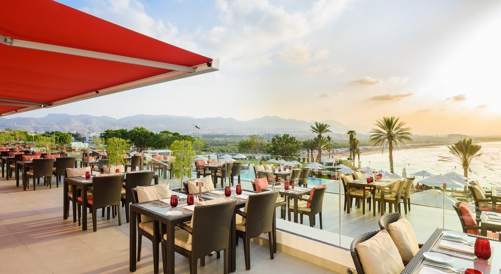 هتل کرون پلازا عمان