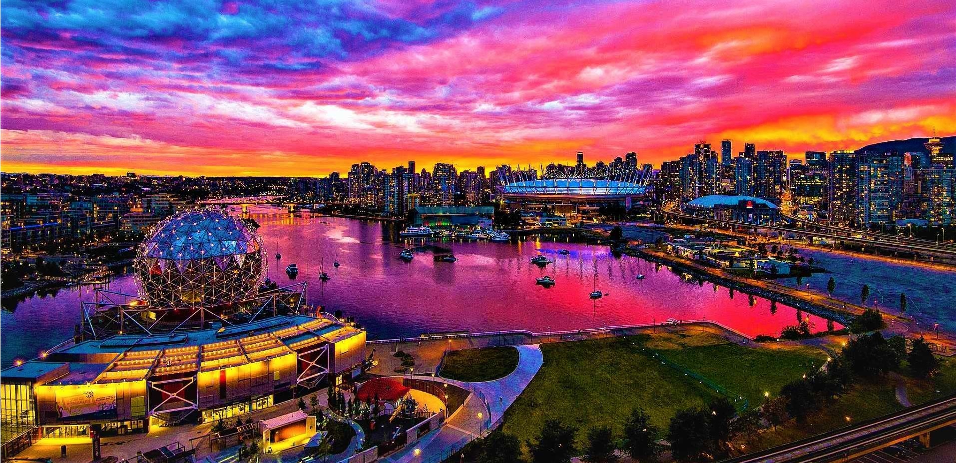 غروب زیبای ونکوور کانادا با منظره دلفریب از شهر