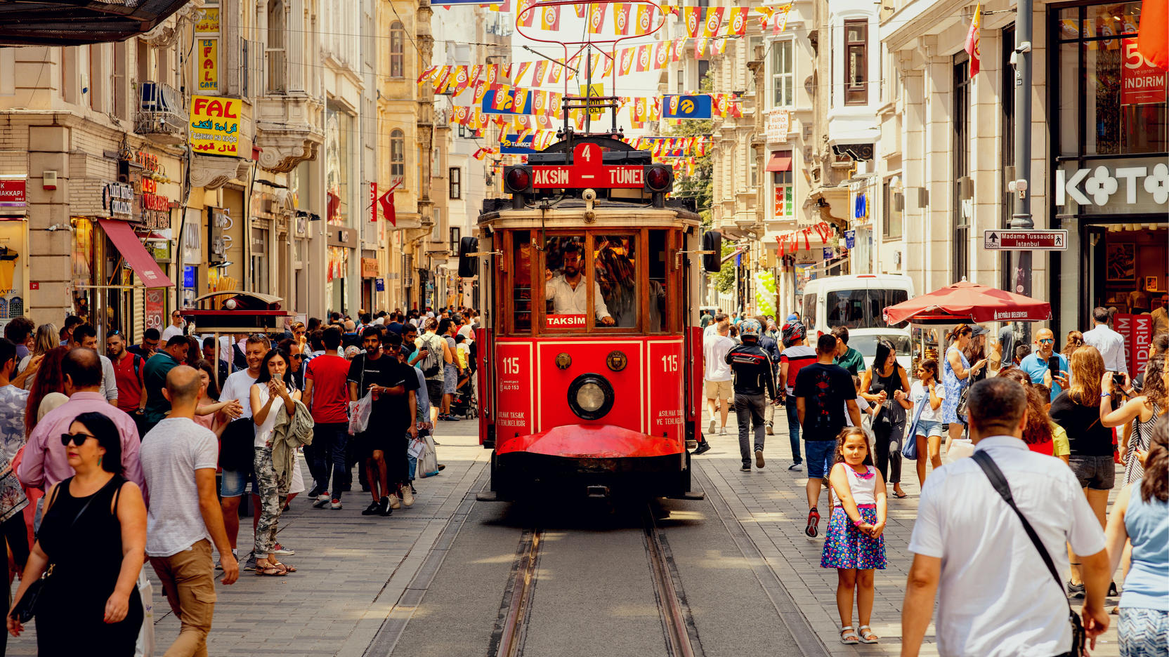 میدان تکسیم استانبول