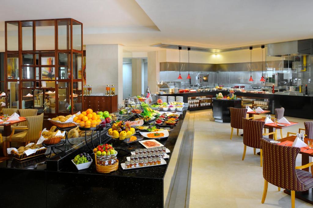 رستوران هتل در دبی