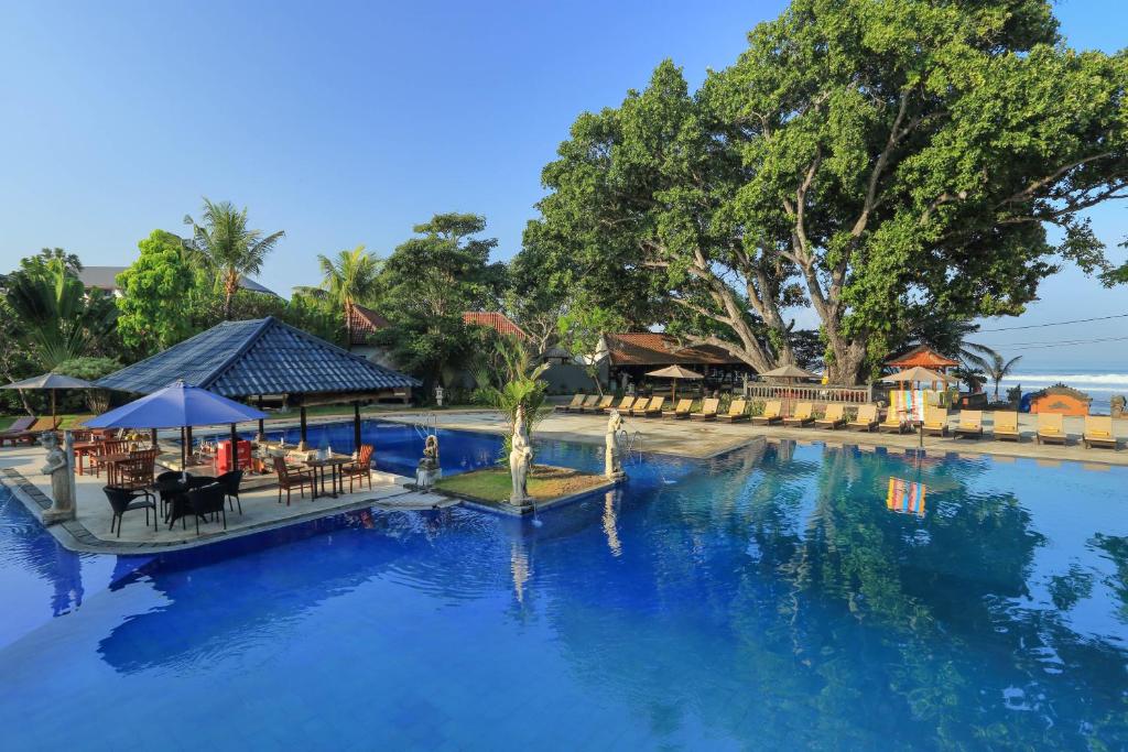 استخر هتل در بالی