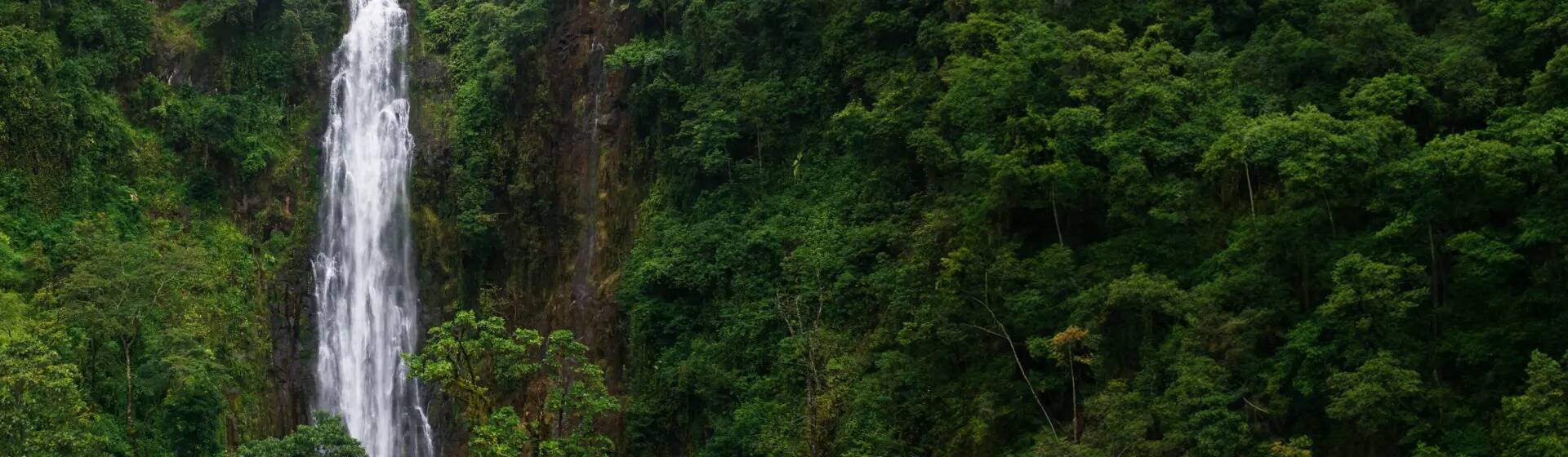 آبشار در تانزانیا