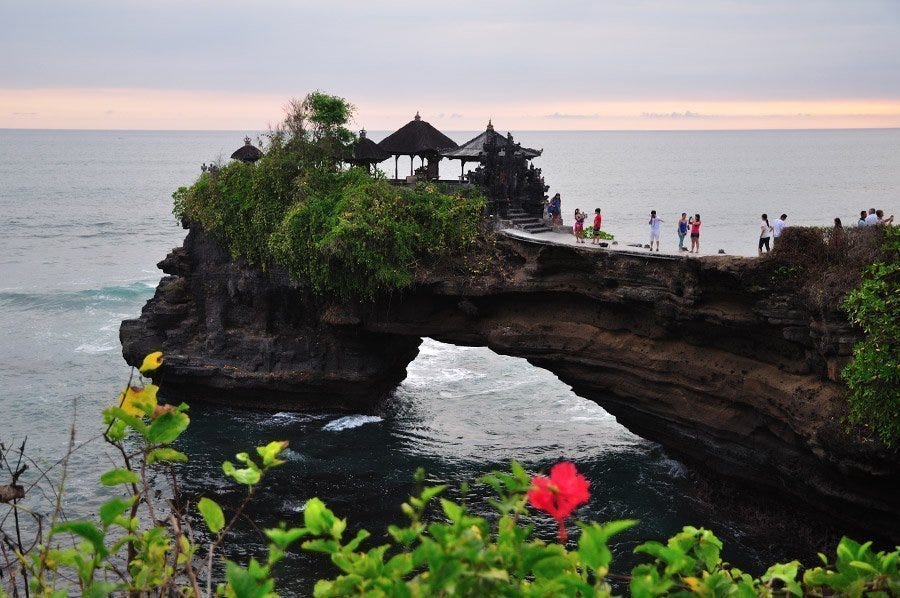 pura batu bolong