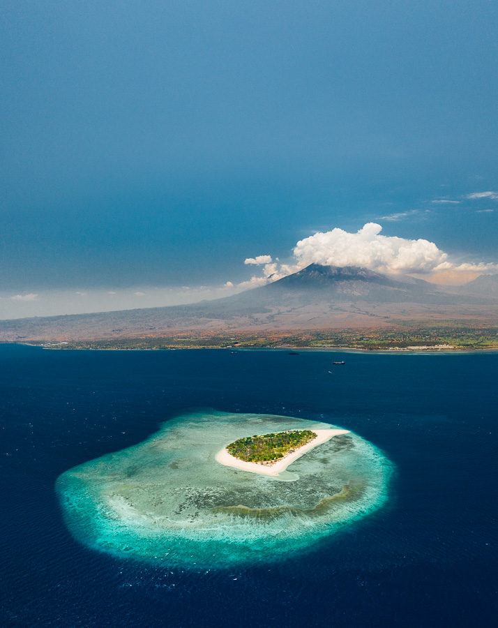 tabuhan island menjangan island