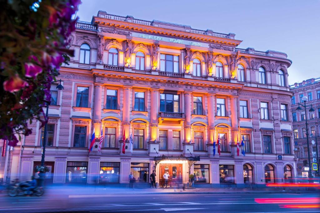 Radisson Royal Hotel  