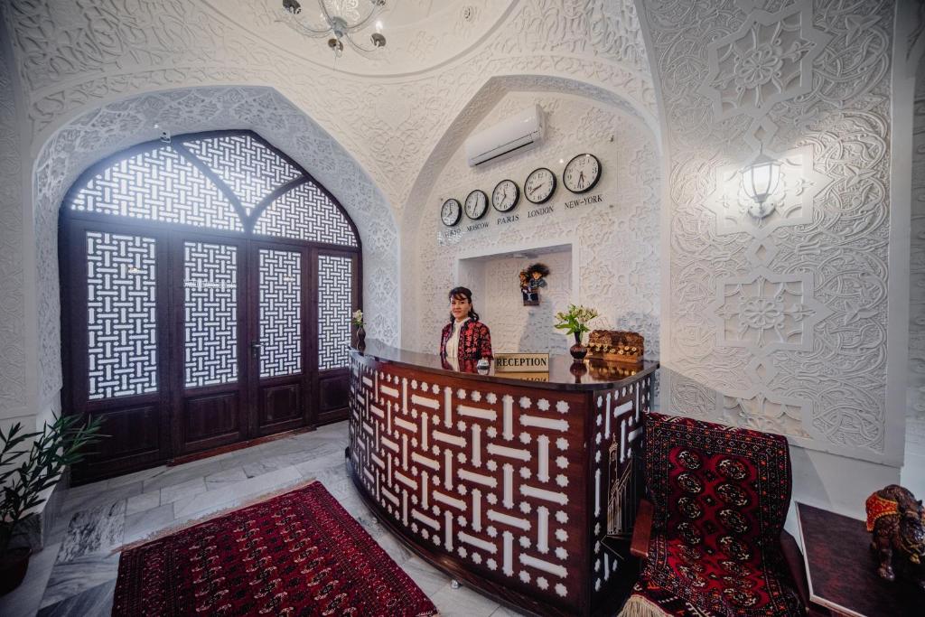 میز پذیرش هتل