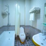 سرویس بهداشتی و حمام اتاق استاندارد